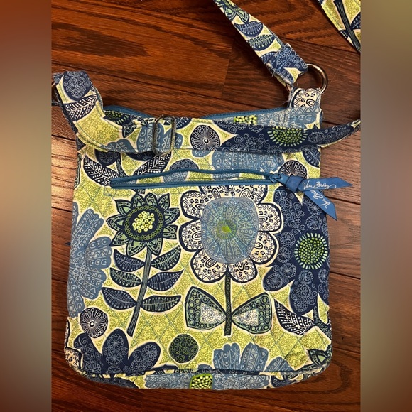 Vera Bradley Vintage Hipster Crossbody Purse - Picture 4 of 6